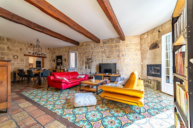 Maison - 274 m² - 10 pièces