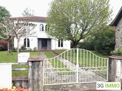 Maison traditionnelle - 148 m² - 6 pièces