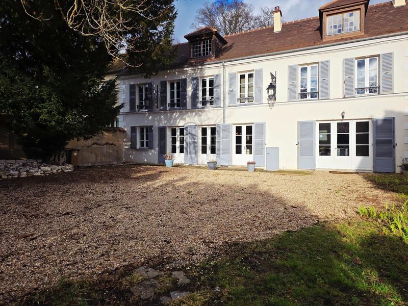 Maison - 198 m² - 7 pièces