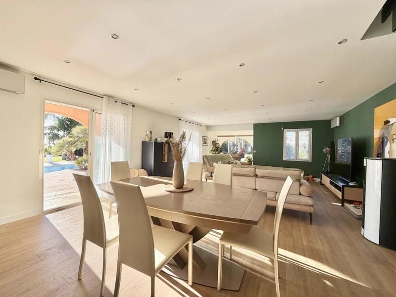 Villa - 160 m² - 5 pièces