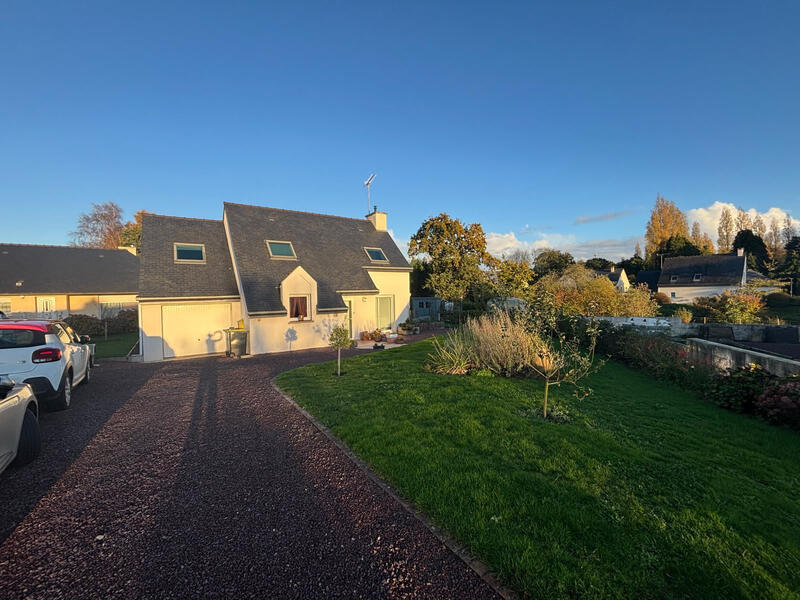 Maison - 95 m² - 6 pièces