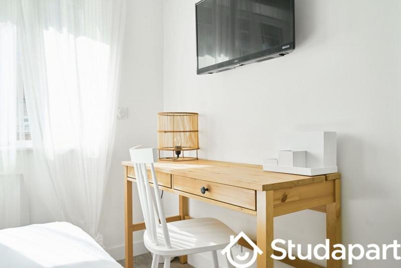 Chambre - 12 m² - 1 pièce