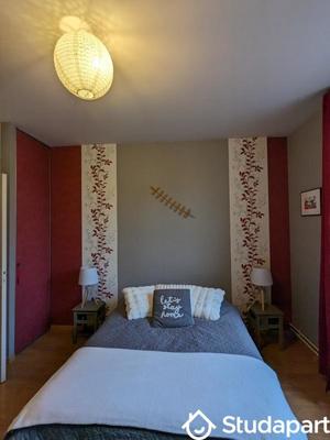 Chambre - 12 m² - 1 pièce