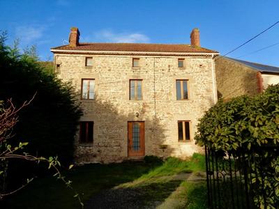 Maison - 180 m² - 6 pièces