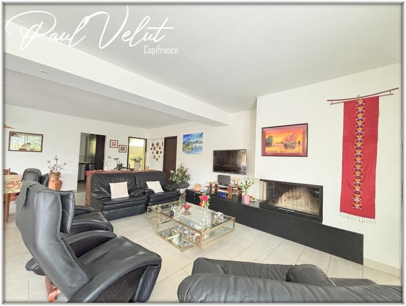 Maison - 235 m² - 9 pièces