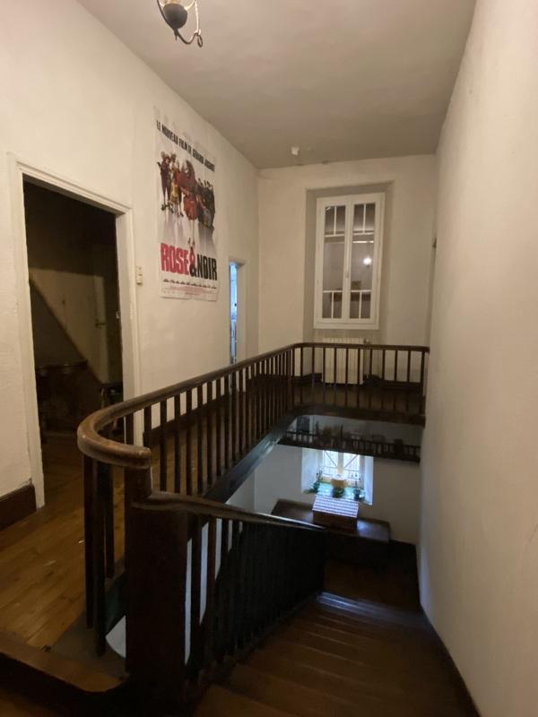 Maison - 350 m² - 11 pièces