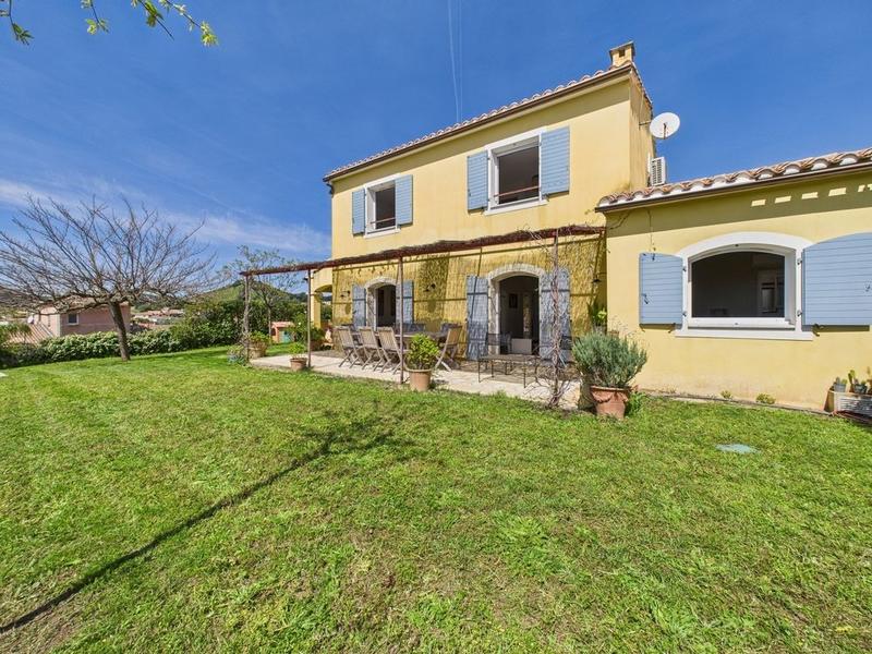 Maison - 167 m² - 5 pièces