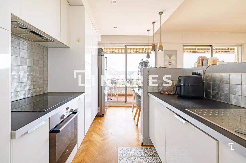 Appartement - 90 m² - 4 pièces