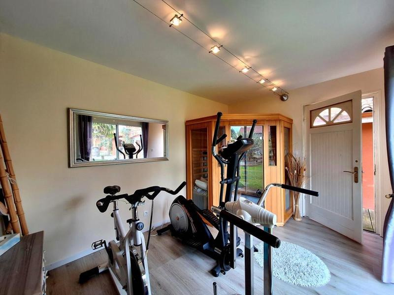 Maison - 250 m² - 2 pièces