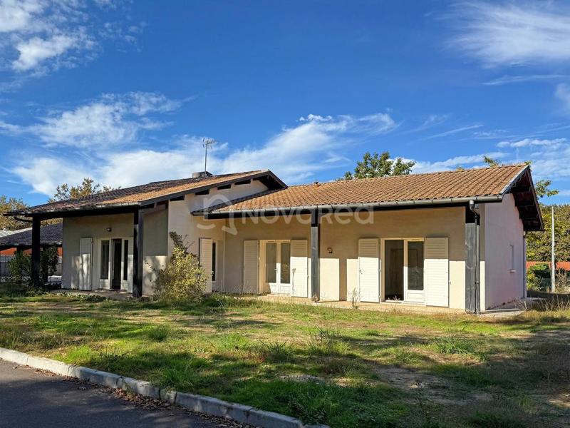 Maison - 180 m² - 5 pièces