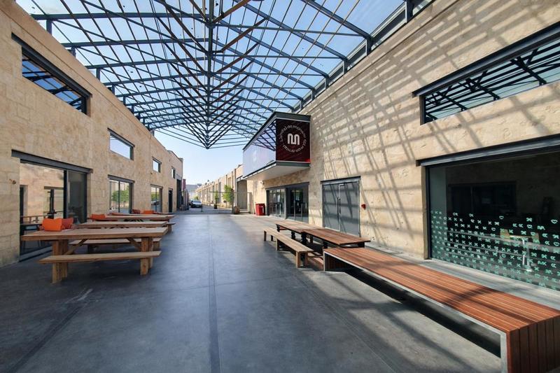 Local commercial - 310 m²