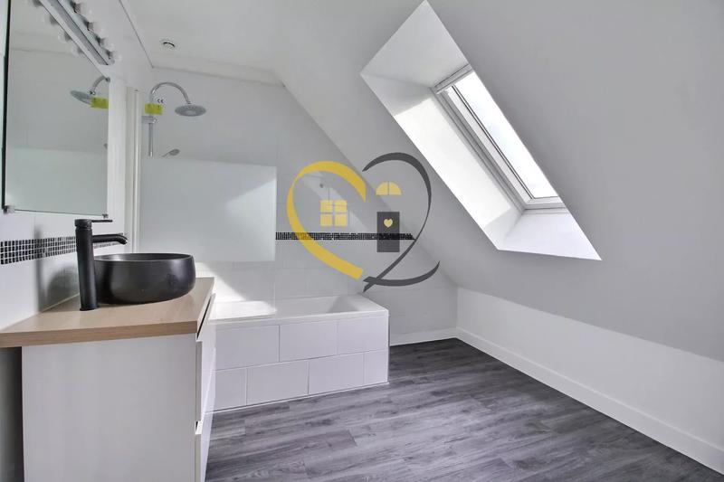 Maison - 96 m² - 4 pièces