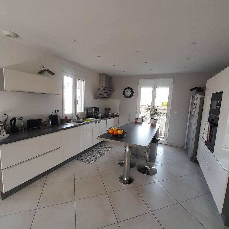 Propriété - 220 m² - 8 pièces