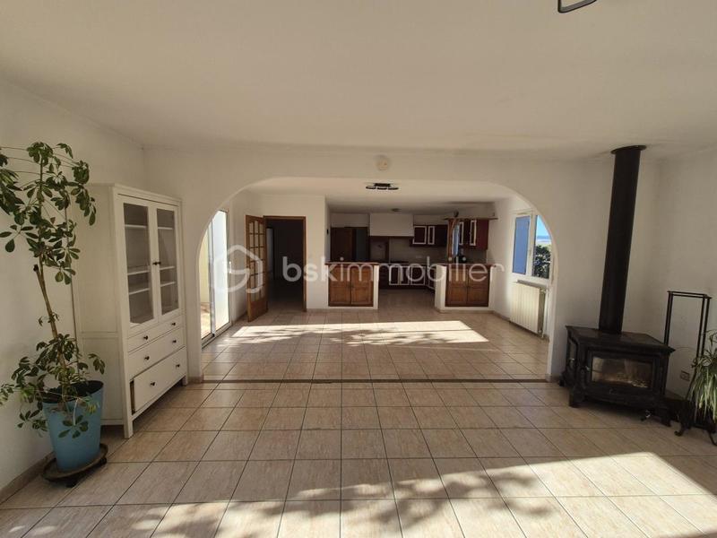 Maison traditionnelle - 180 m² - 7 pièces