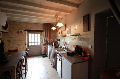 Corps de ferme - 300 m² - 10 pièces