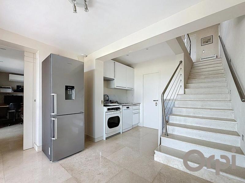 Maison - 225 m² - 7 pièces