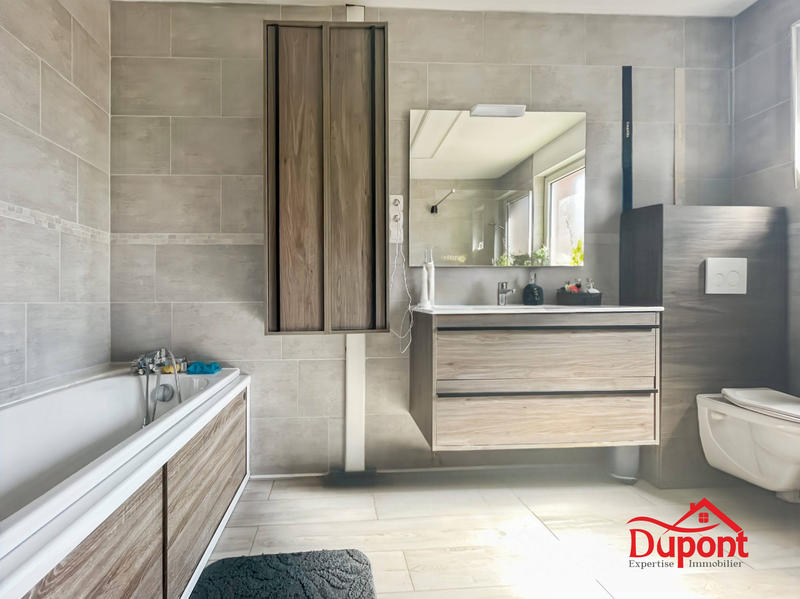 Maison - 190 m² - 8 pièces