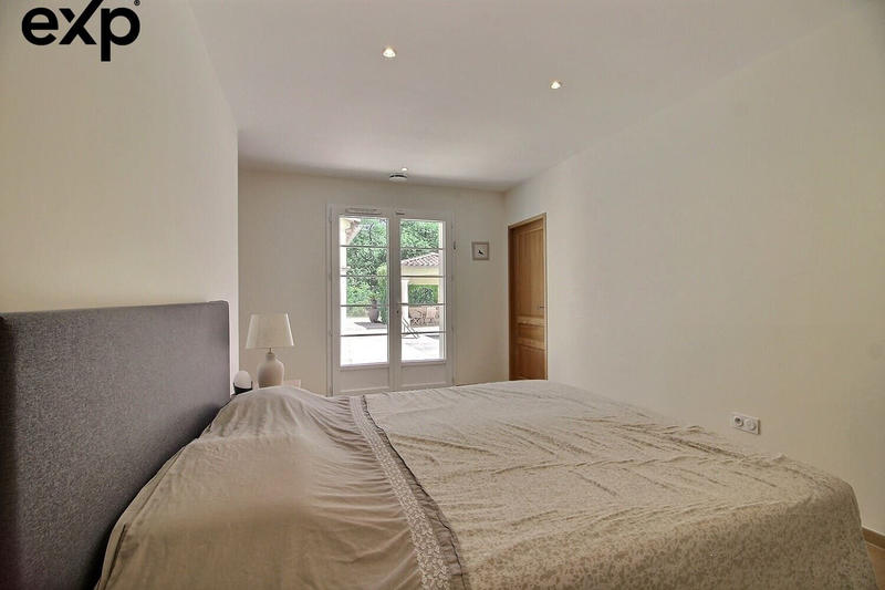 Villa - 198 m² - 7 pièces