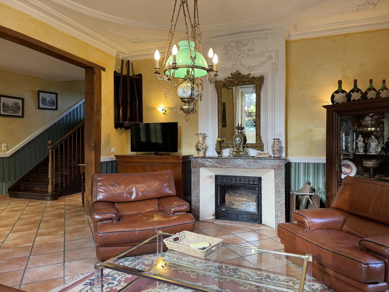 Maison - 217 m² - 9 pièces