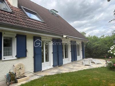 Maison - 222 m² - 10 pièces