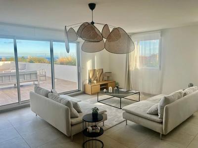 Appartement - 95 m² - 4 pièces