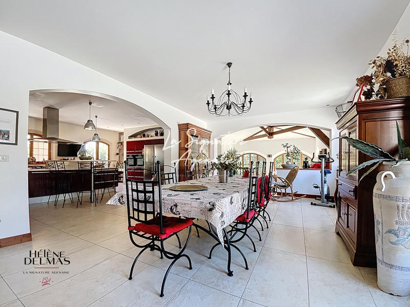 Maison - 520 m² - 8 pièces