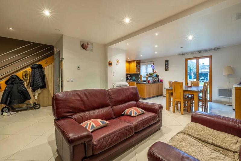 Maison - 105 m² - 5 pièces