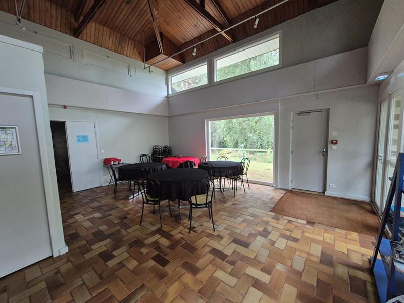 Maison - 3 712 m² - 59 pièces