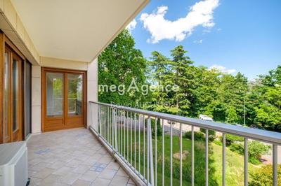 Appartement - 120 m² - 5 pièces