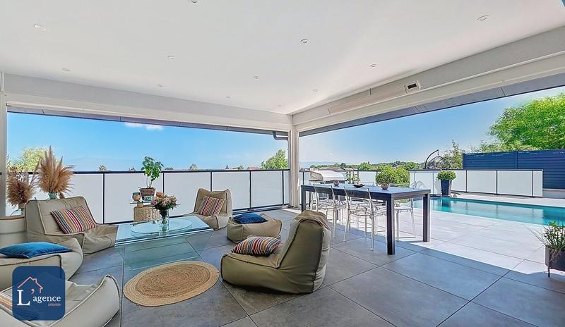 Maison - 304 m² - 8 pièces