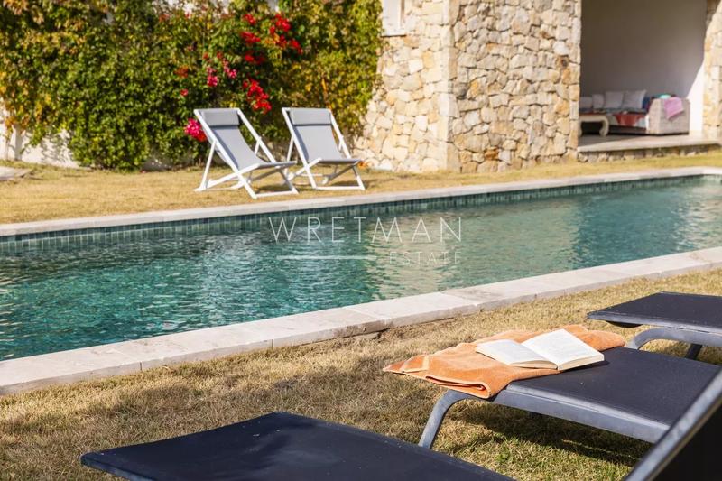 Maison - 214 m² - 7 pièces