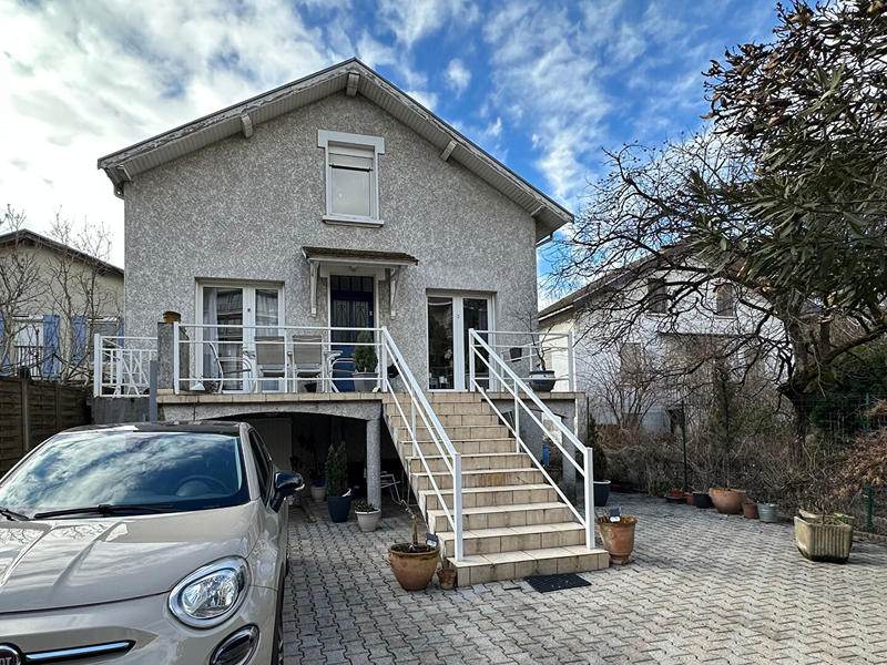 Maison - 140 m² - 5 pièces