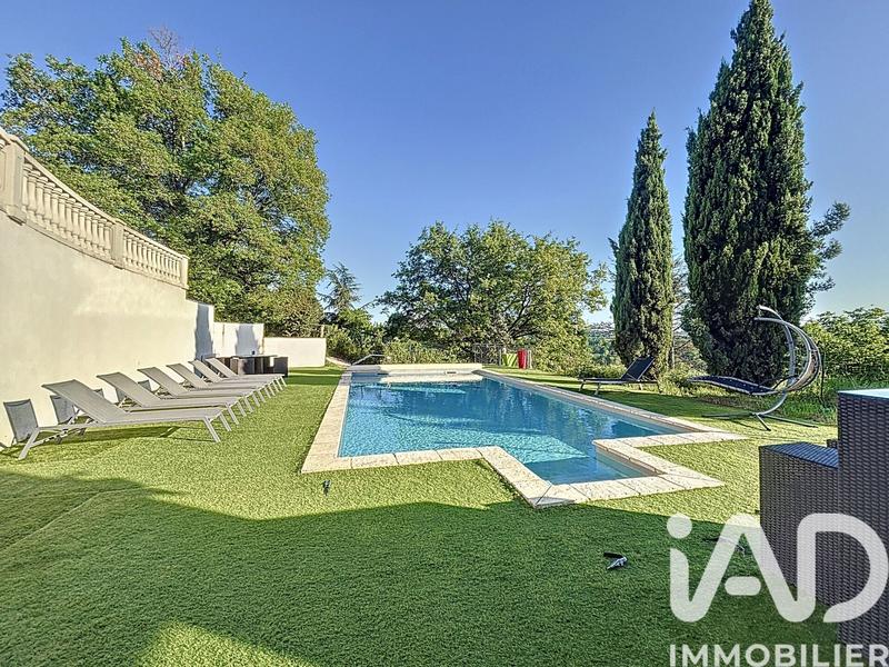 Maison - 282 m² - 8 pièces