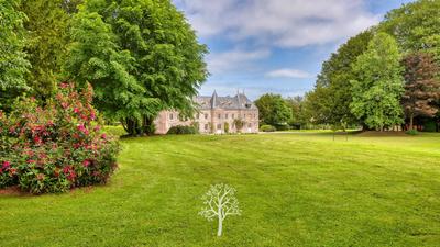 Château - 450 m² - 12 pièces