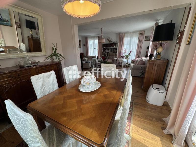 Pavillon - 157 m² - 8 pièces