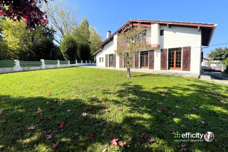 Villa - 155 m² - 8 pièces