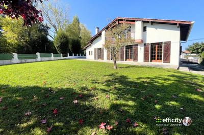 Villa - 155 m² - 8 pièces