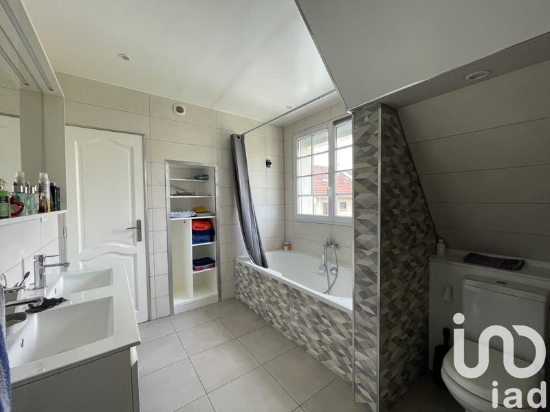 Maison - 138 m² - 5 pièces