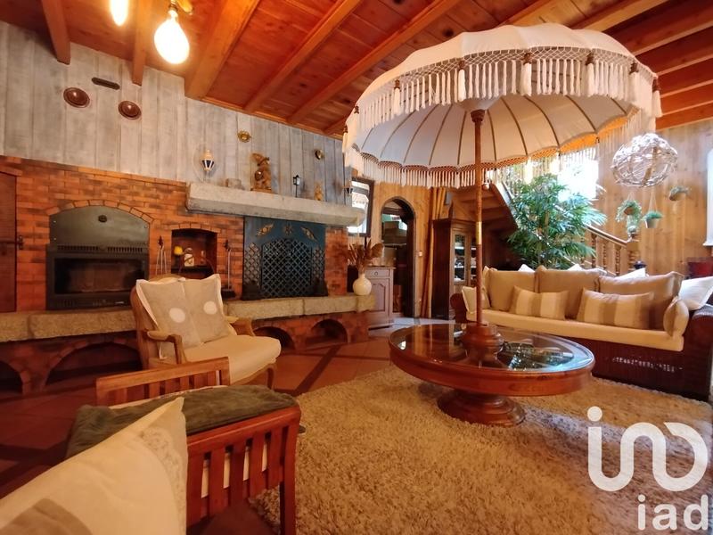 Maison - 351 m² - 12 pièces