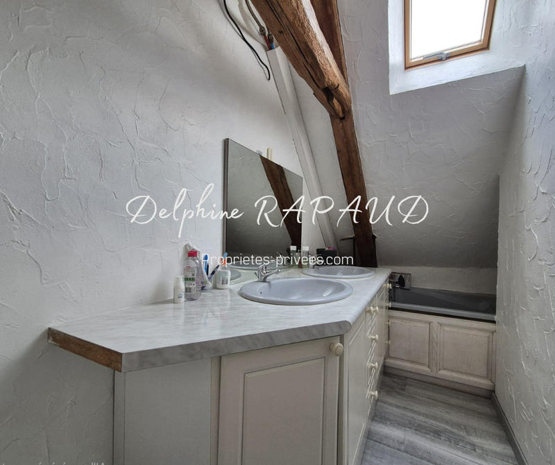 Maison - 205 m² - 9 pièces