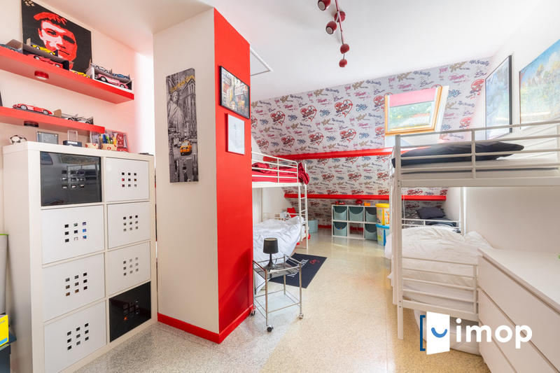 Maison - 263 m² - 10 pièces