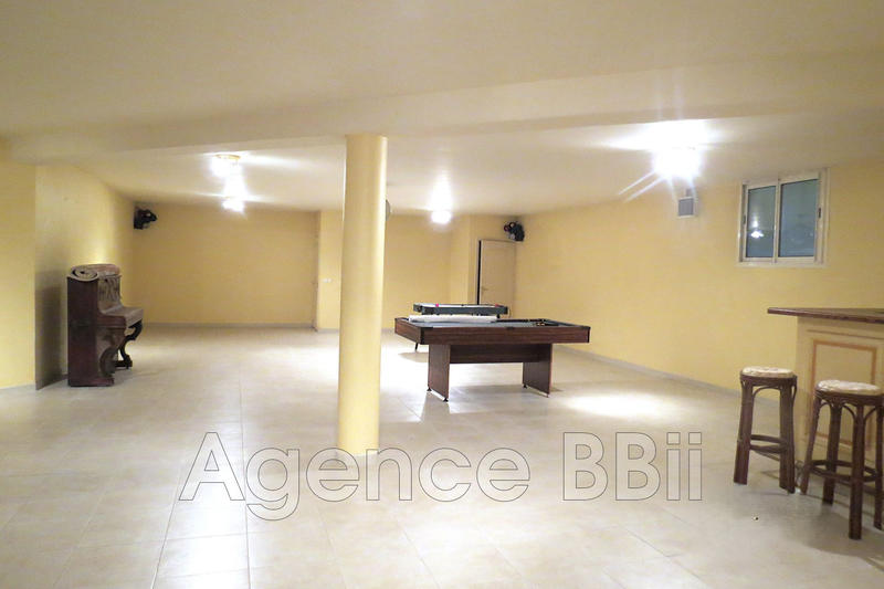 Maison - 500 m² - 7 pièces