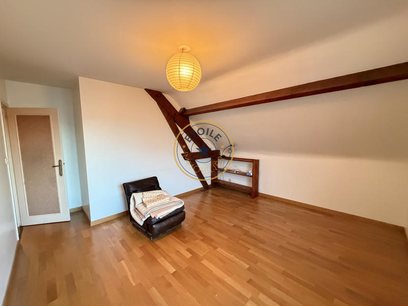 Maison - 202 m² - 6 pièces