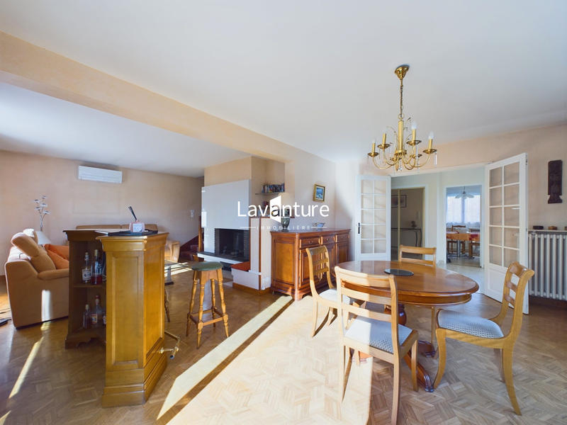 Maison traditionnelle - 145 m² - 7 pièces