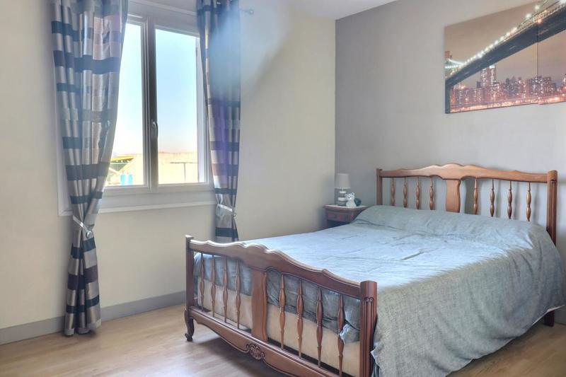 Maison - 241 m² - 7 pièces