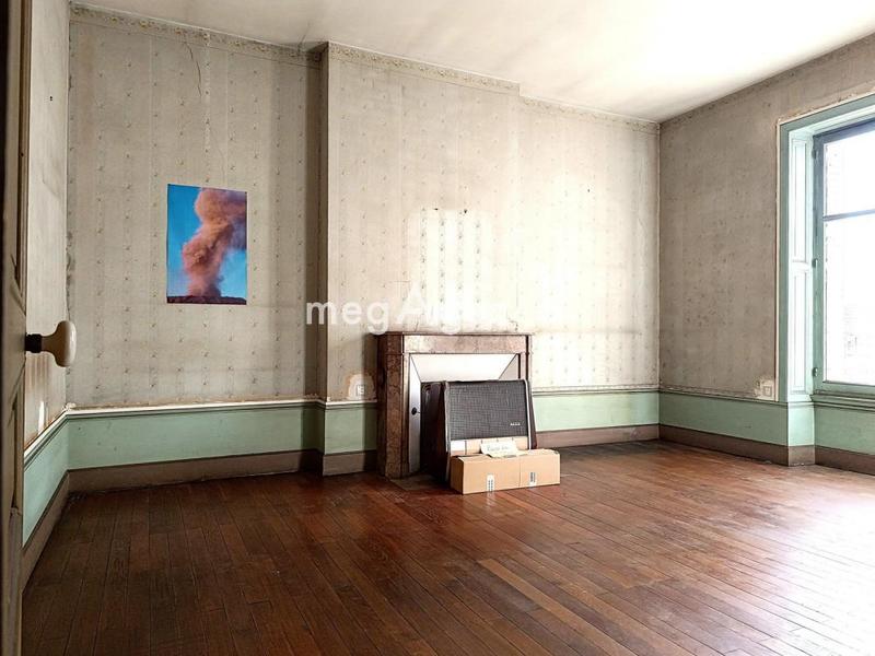 Maison - 210 m² - 7 pièces