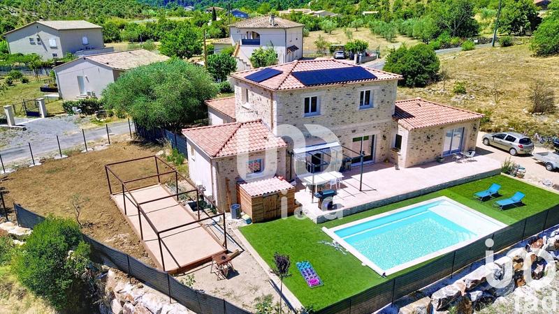 Maison - 218 m² - 7 pièces