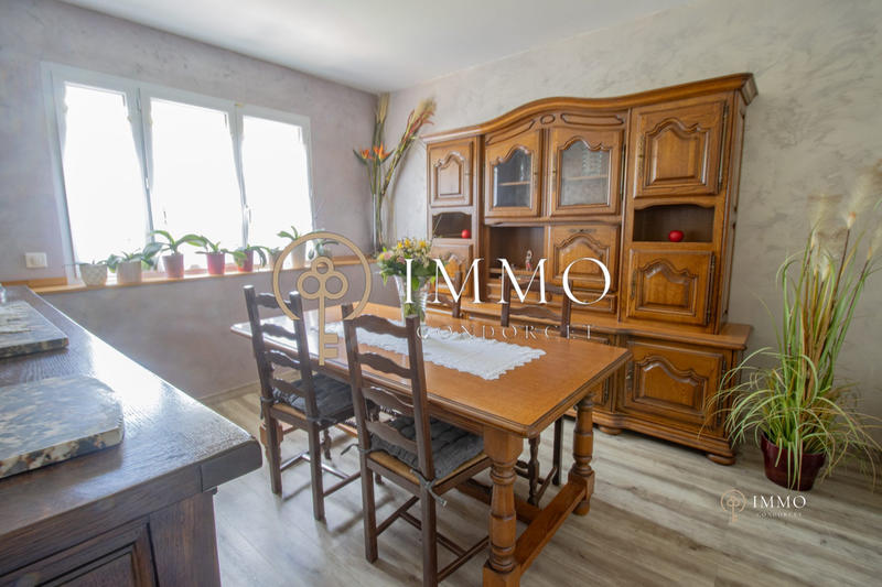 Maison - 182 m² - 8 pièces
