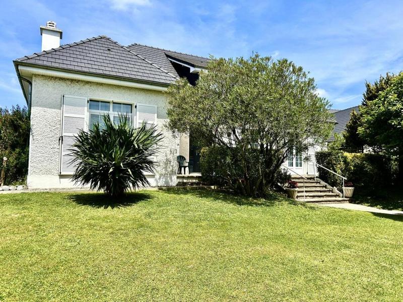 Maison - 224 m² - 6 pièces