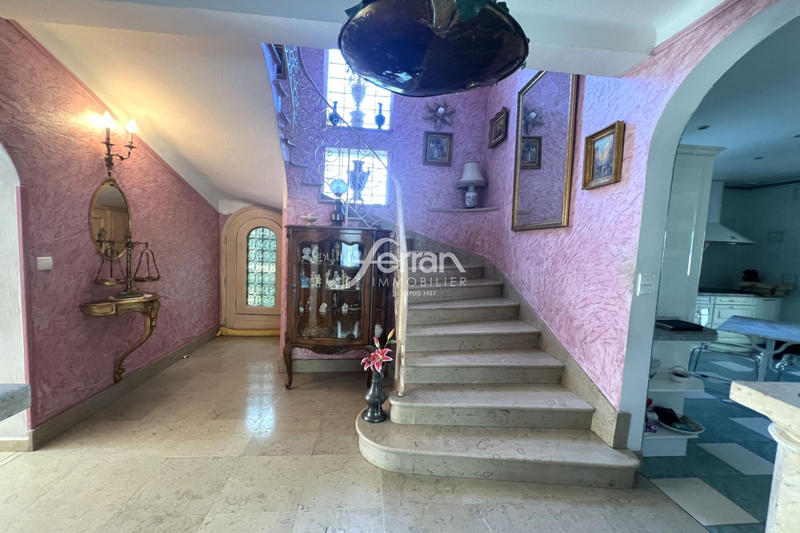 Maison - 222 m² - 9 pièces